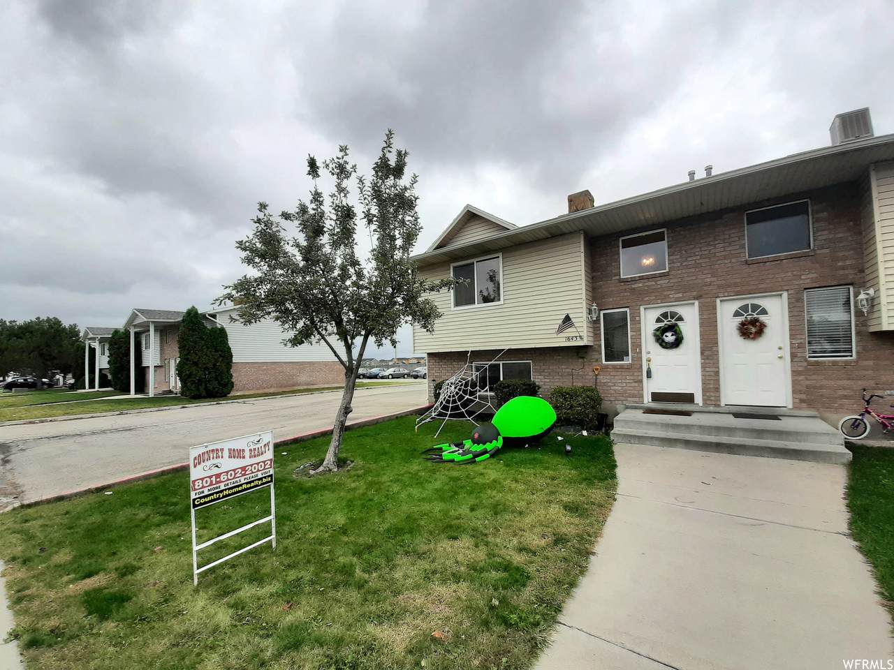 1643 Garden Dr - Photo 1