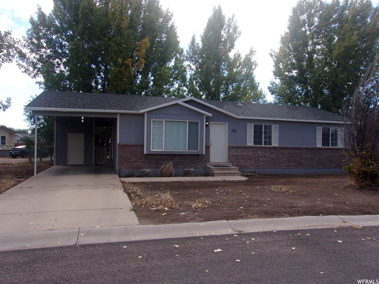 485 Roosevelt Cir - Photo 1
