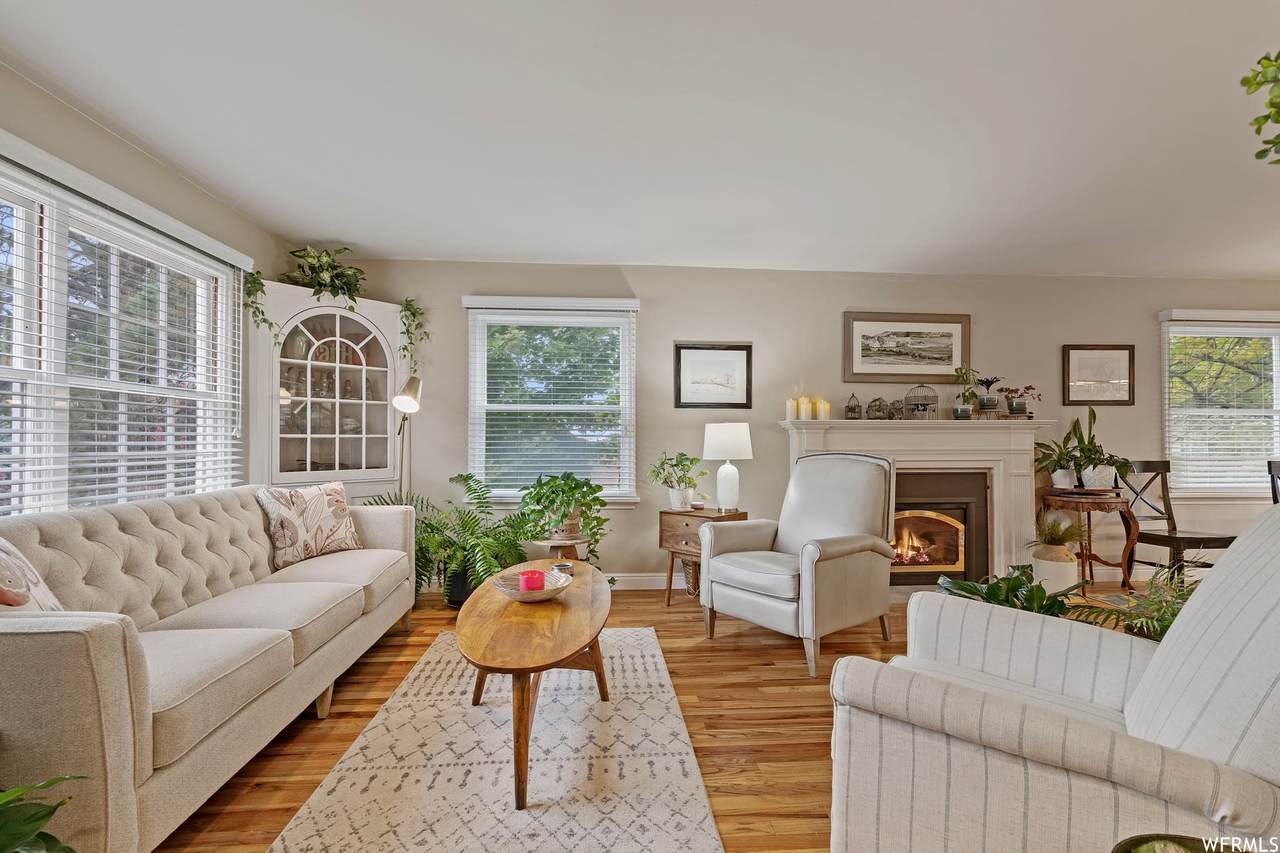 1720 26TH St - Photo 1