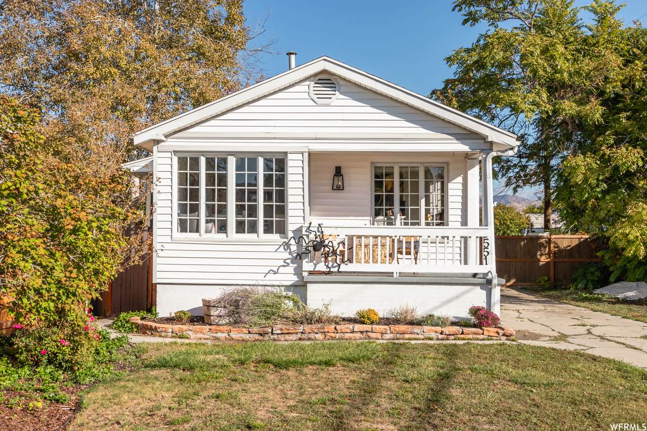 551 Elm Ave - Photo 1