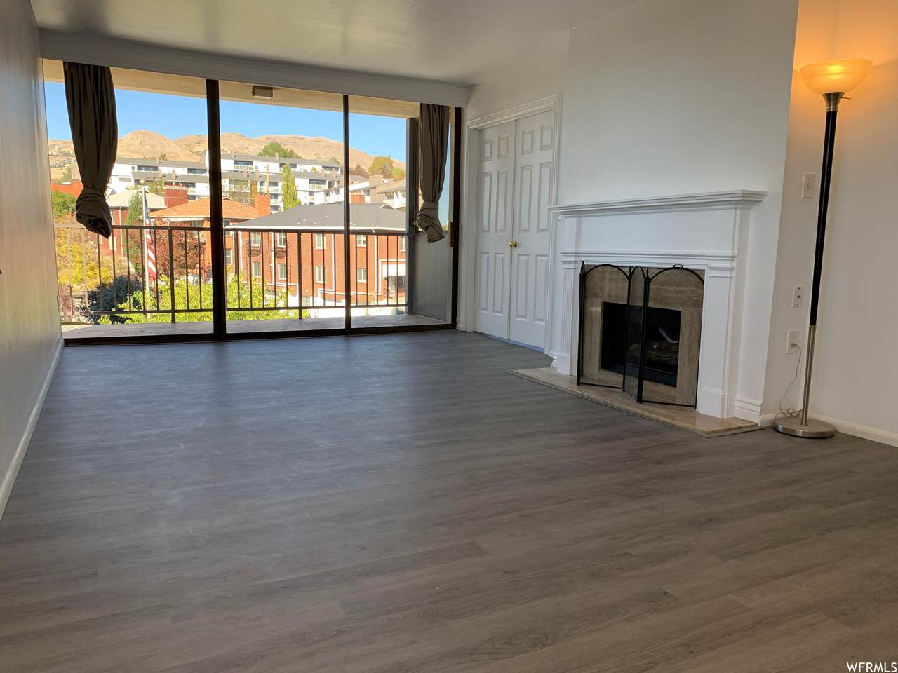 241 Vine St - Photo 1