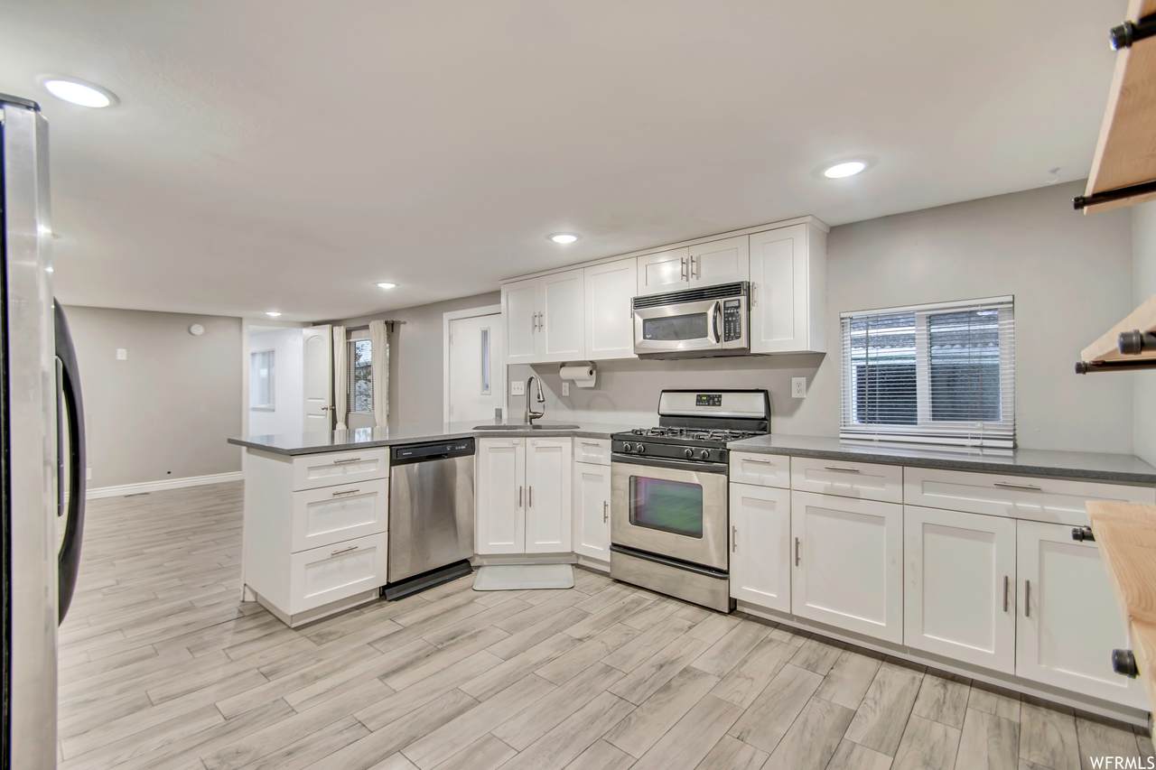 247 Crescent Pkwy - Photo 1