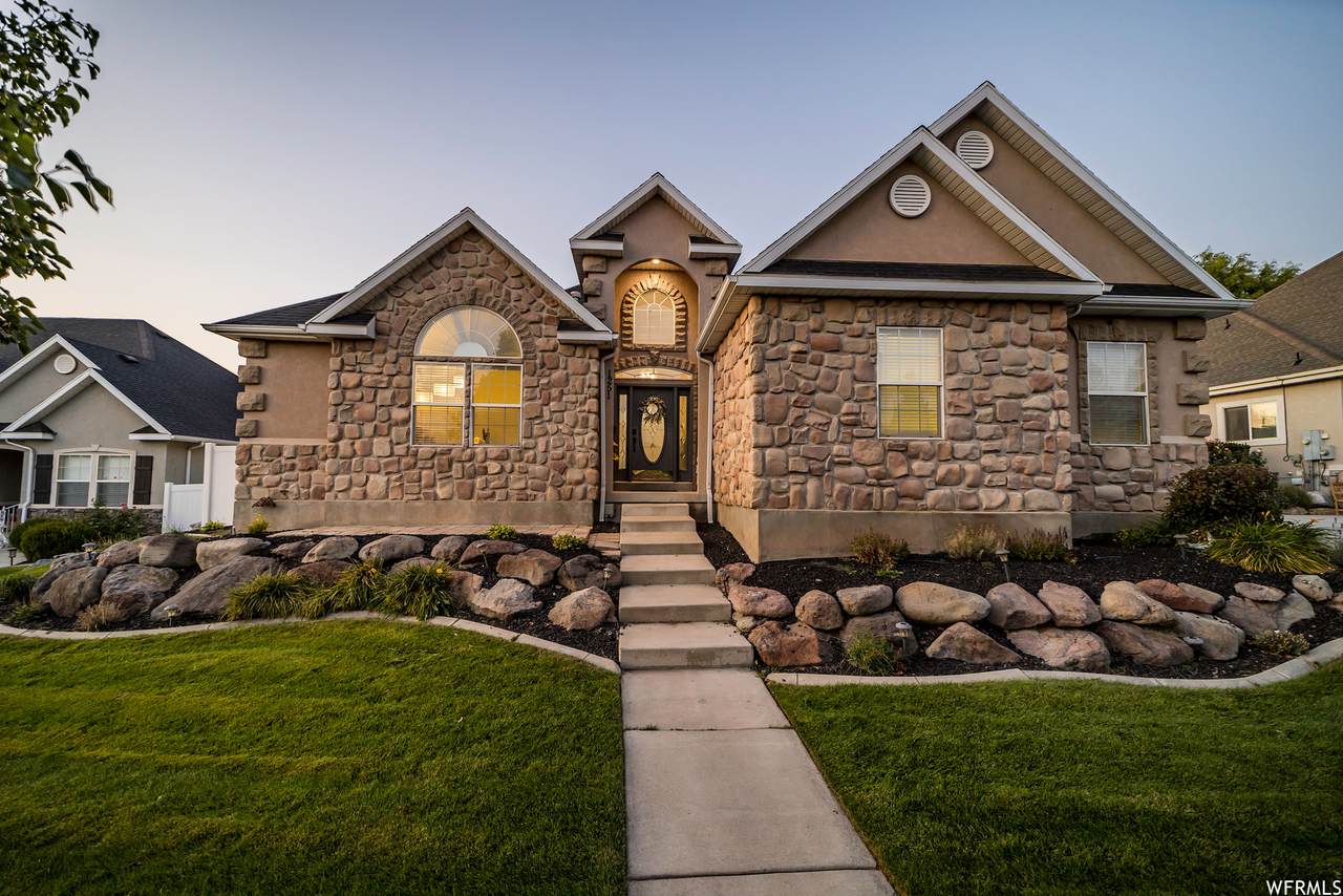 1251 650 N - Photo 1