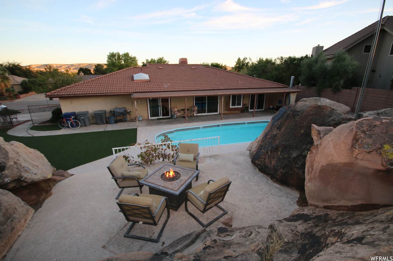 802 Escalante Dr - Photo 1