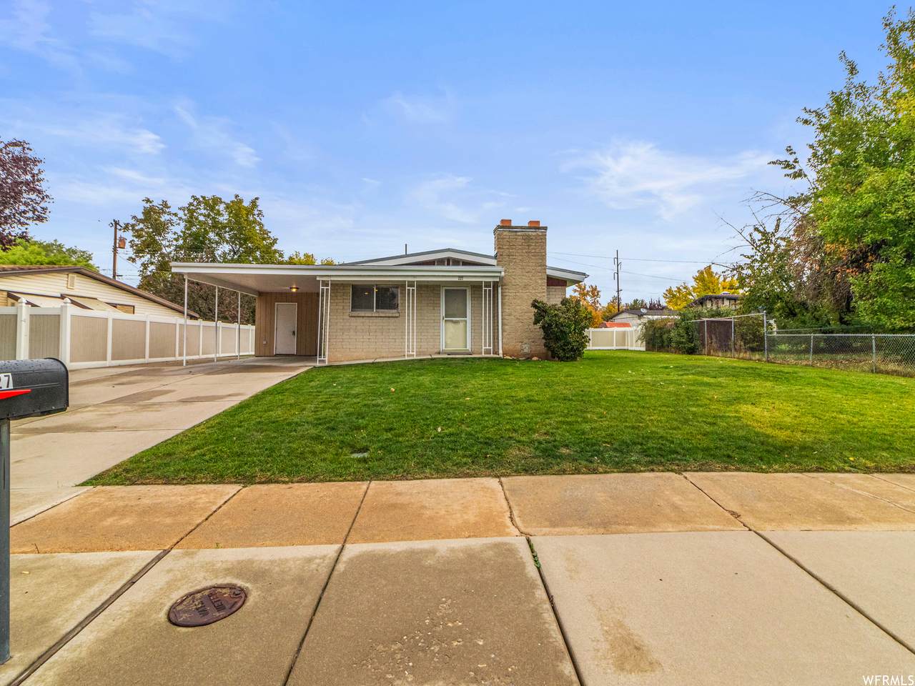227 Diamond St - Photo 1