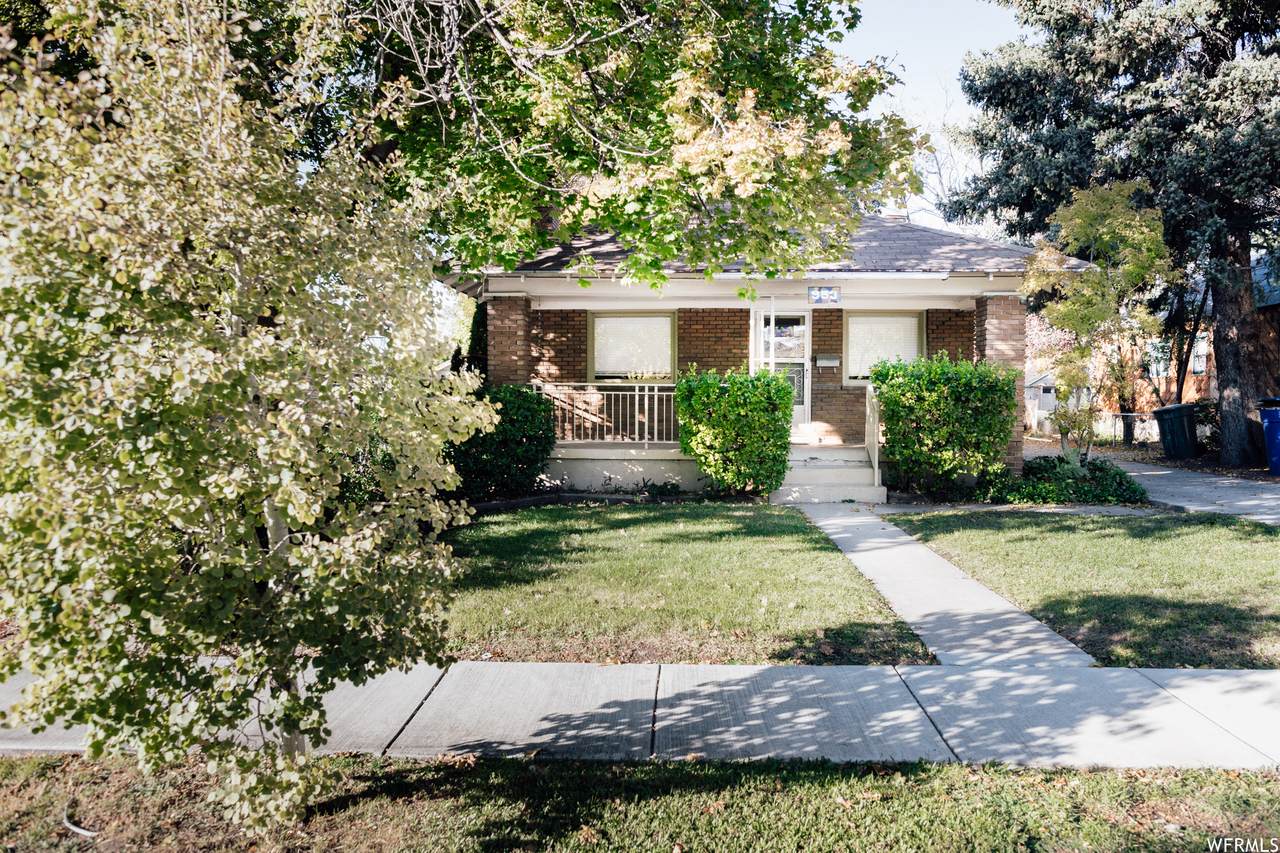 953 Atkin Ave - Photo 1