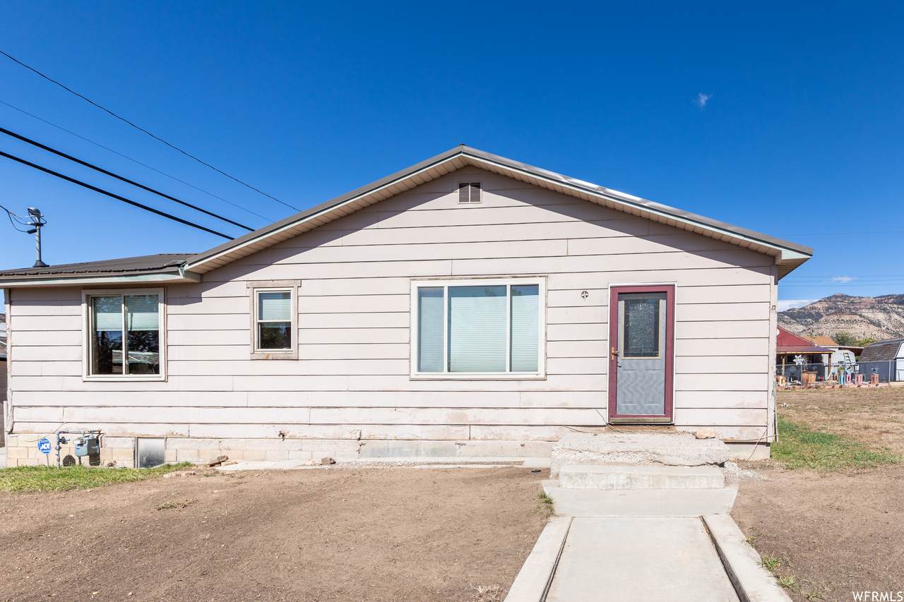 115 Grassy Dr - Photo 1