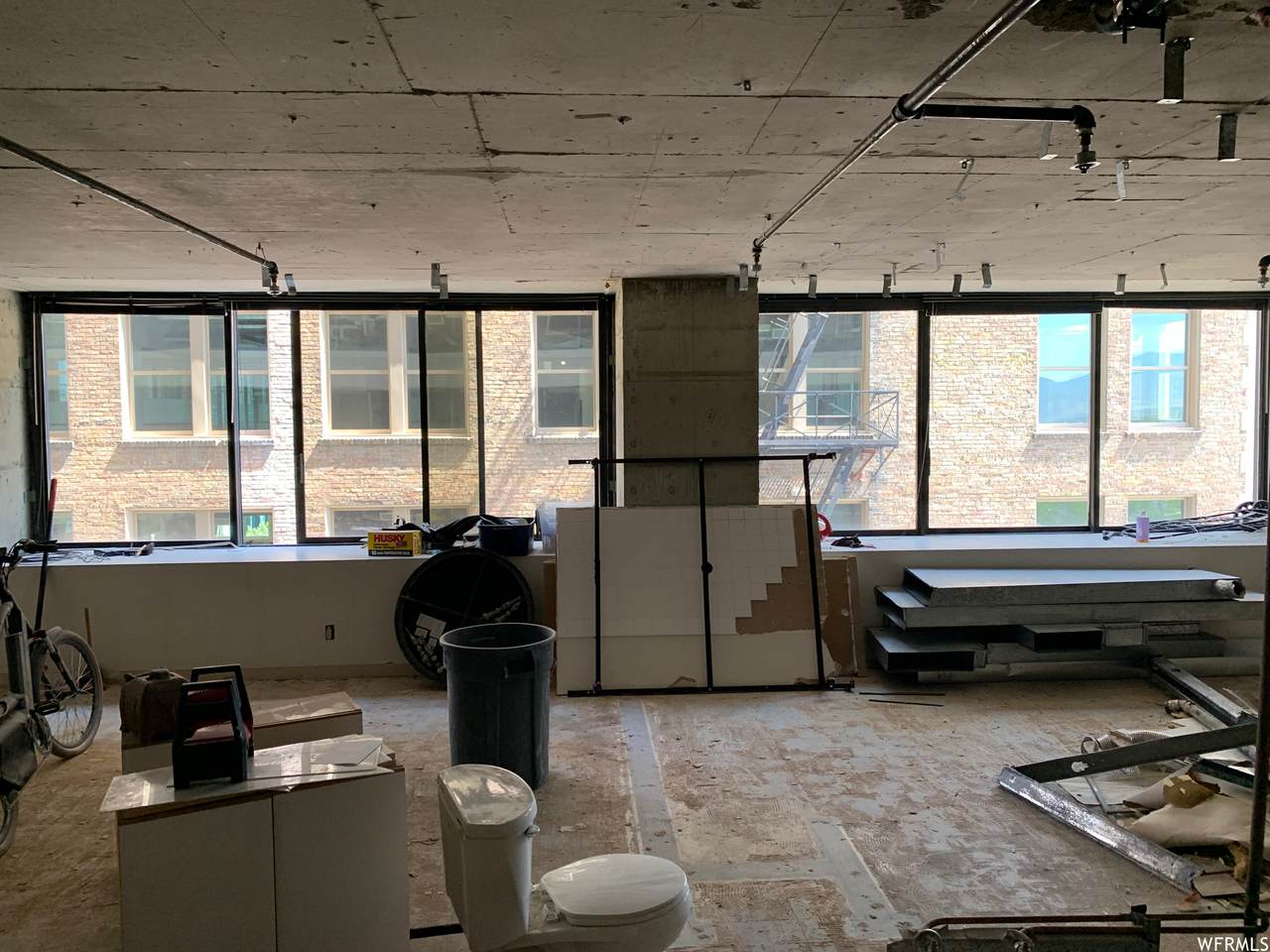 44 Broadway - Photo 1