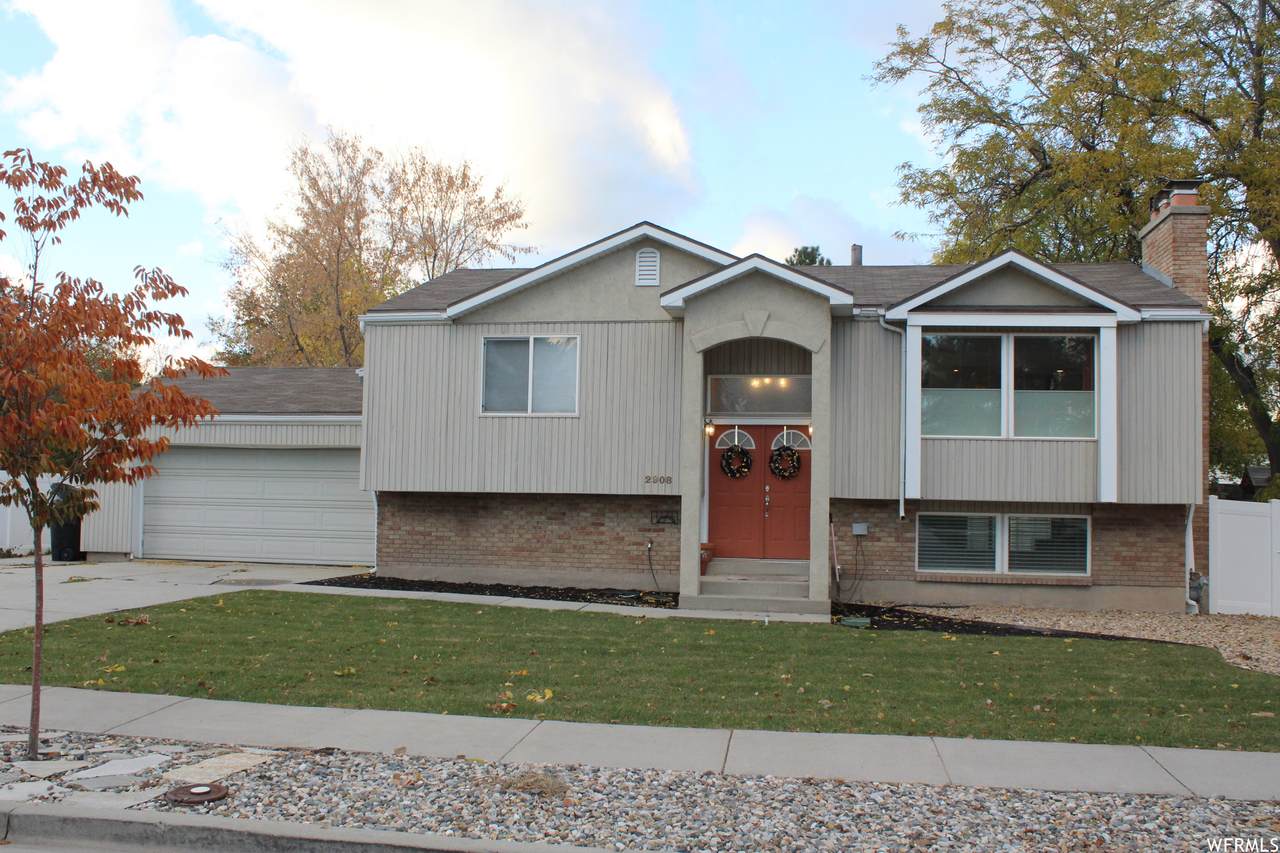 2908 Appian Way - Photo 1