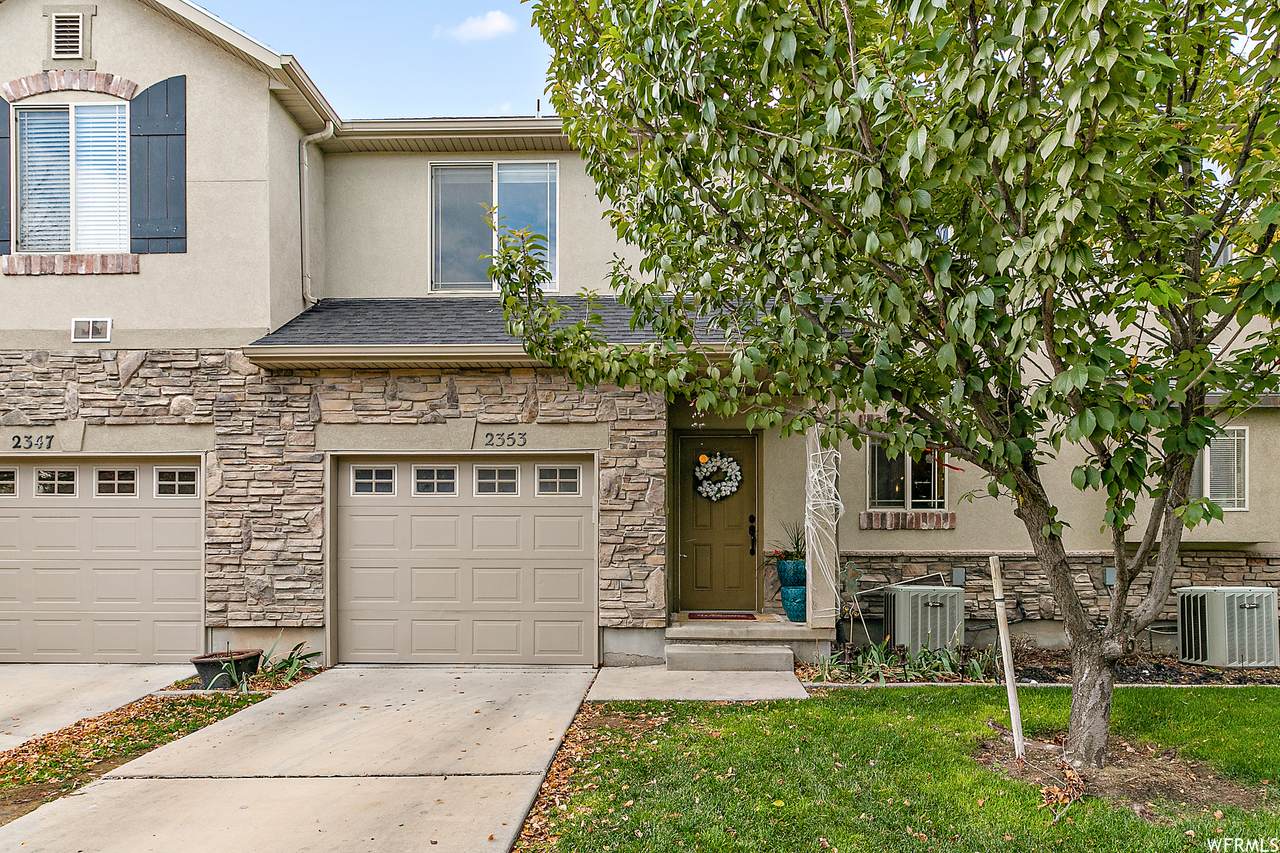 2353 Montcalm Dr - Photo 1