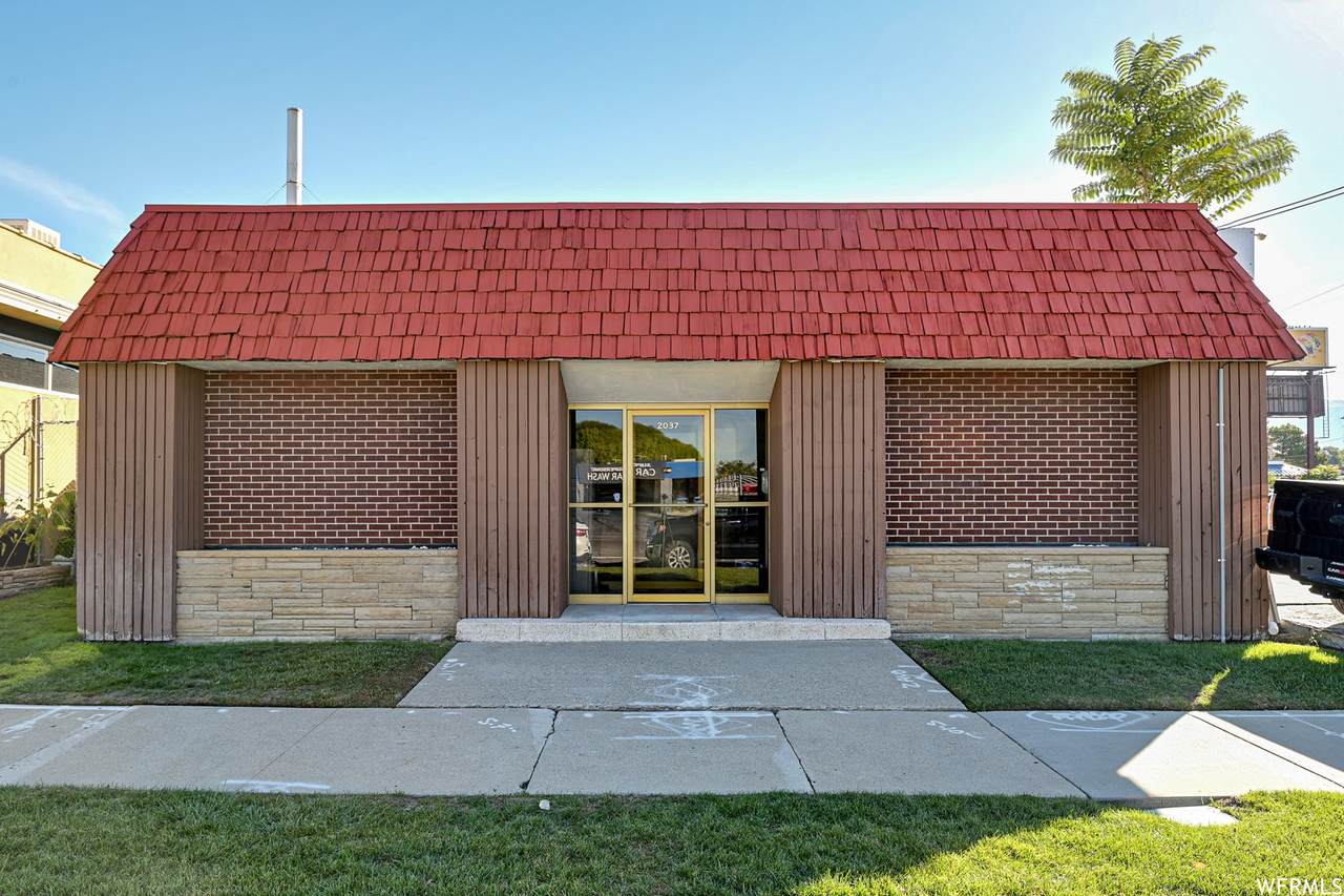 2037 Main St - Photo 1