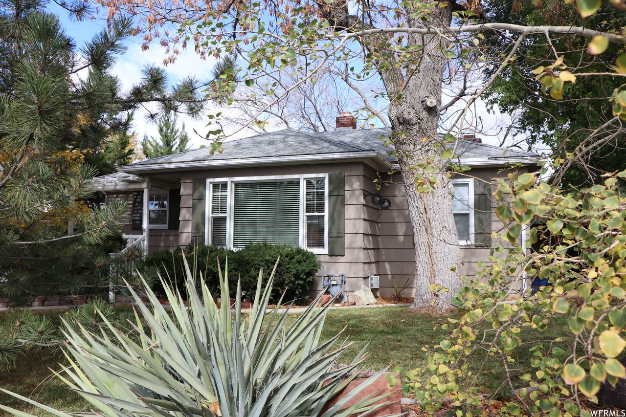 2897 Louise Ave - Photo 1