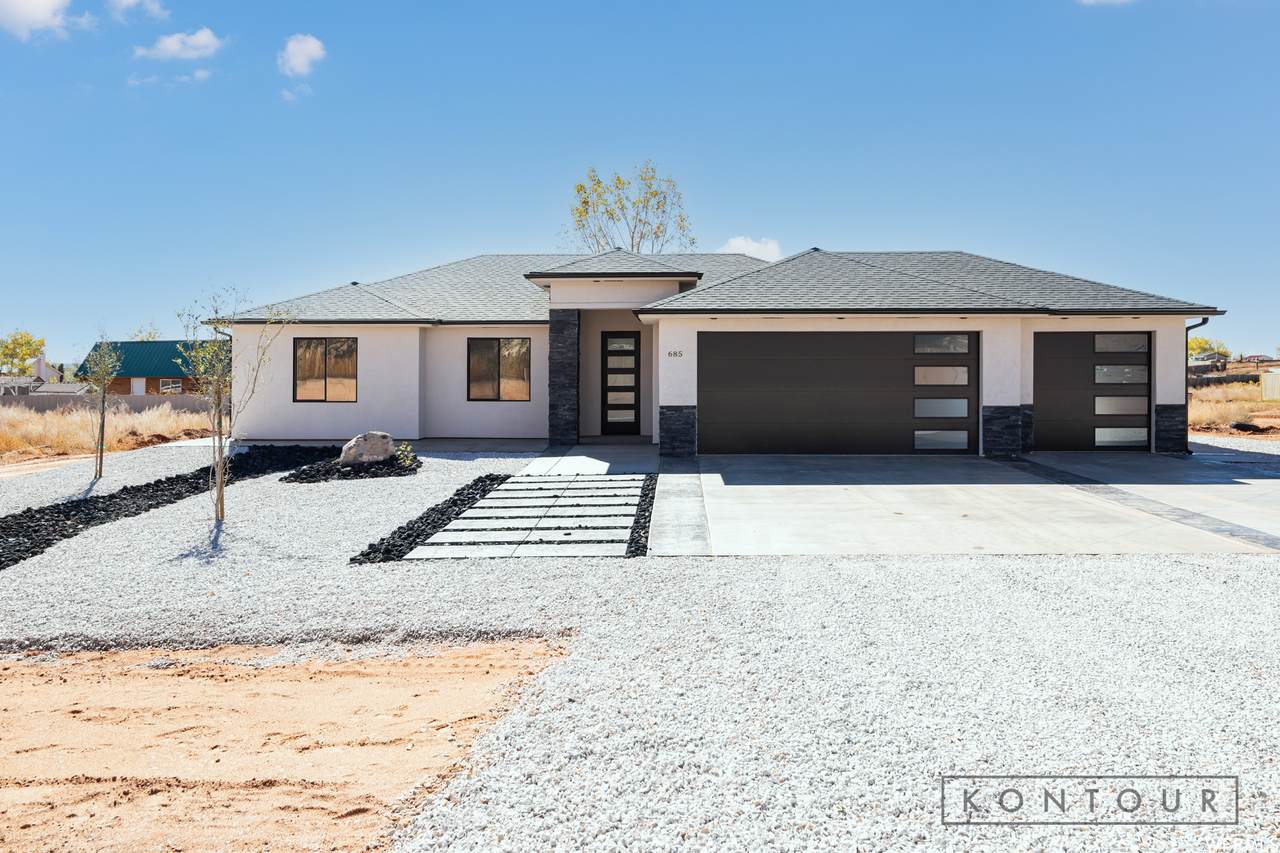 685 Field Ave - Photo 1