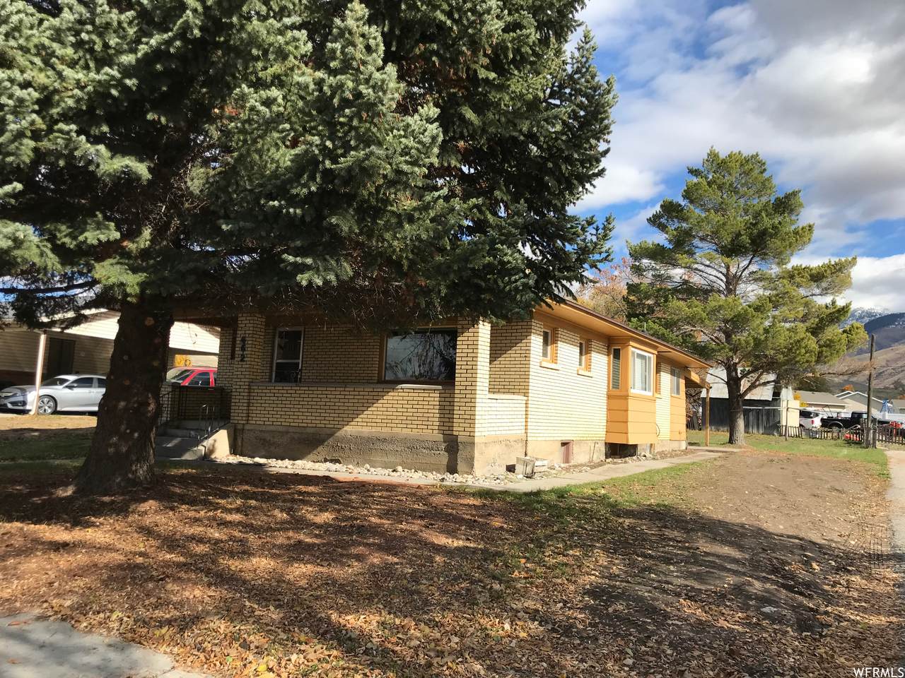 462 Main St - Photo 1