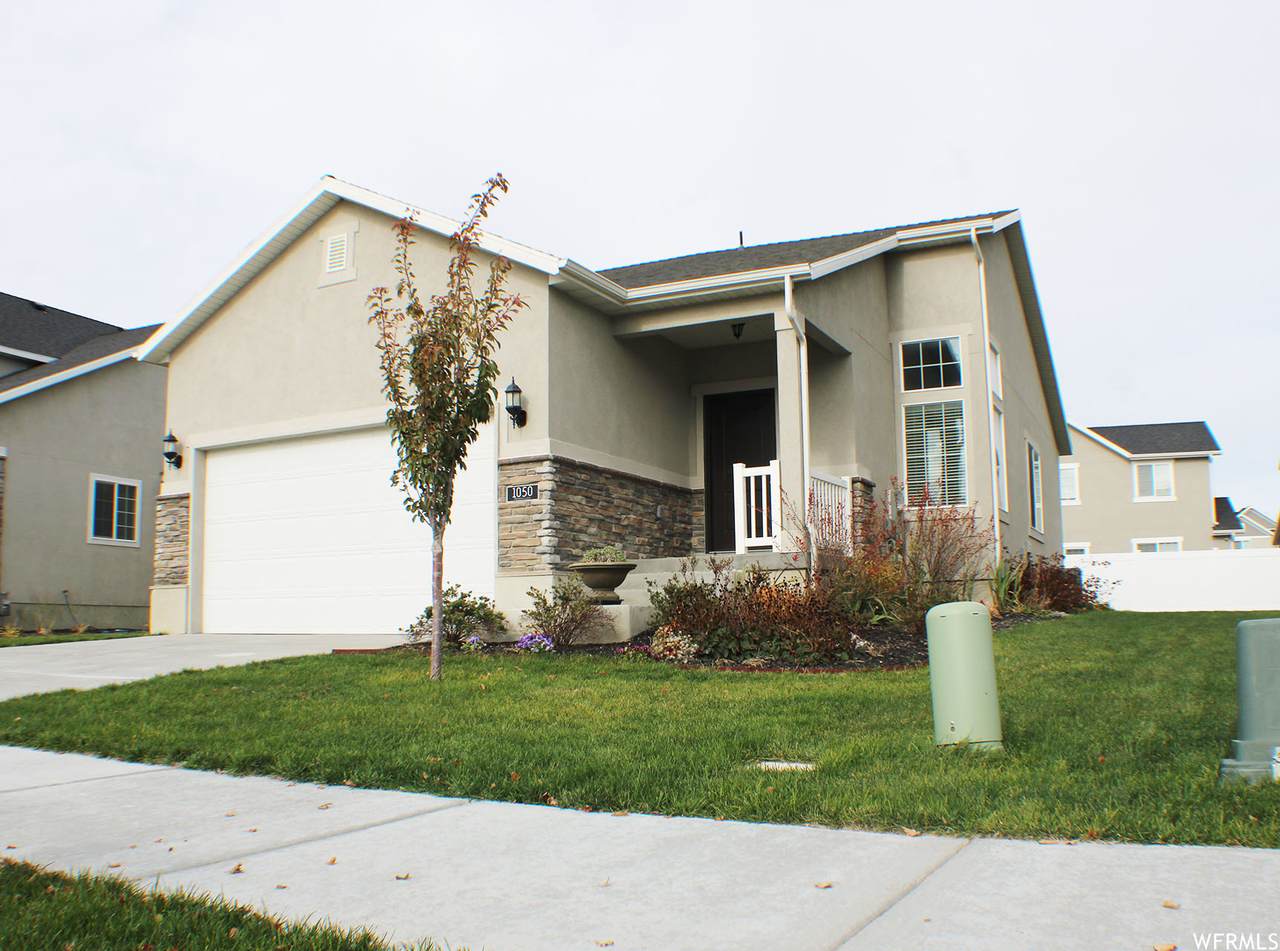 1050 Sagewood - Photo 1