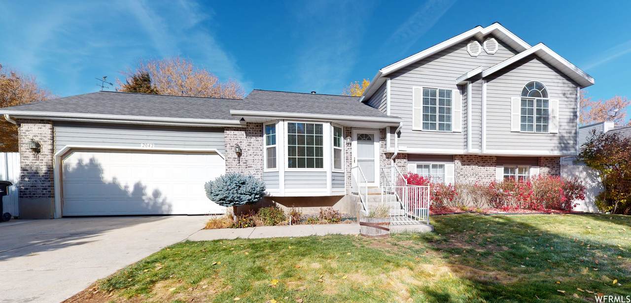 2042 Wasa St - Photo 1