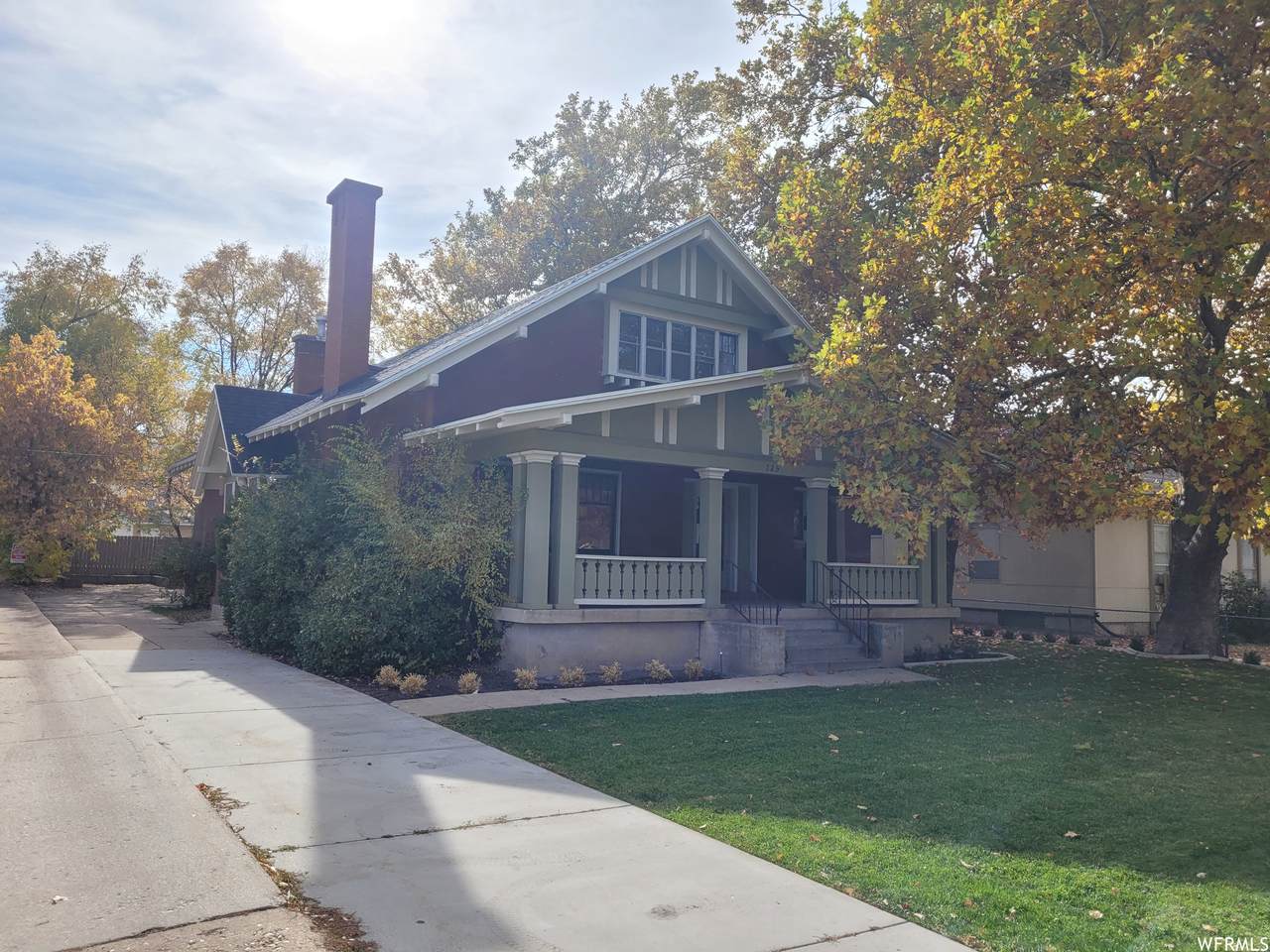 725 23RD St - Photo 1