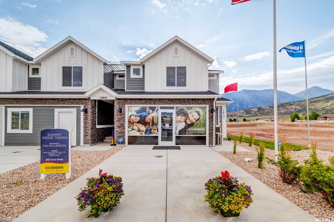 1204 Agave Dr - Photo 1