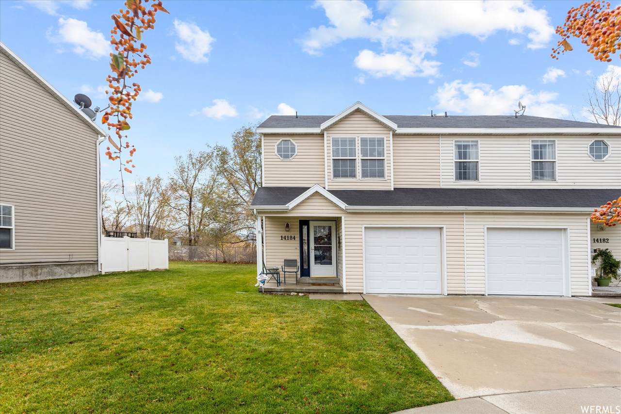 14184 Flowerfield Cir - Photo 1