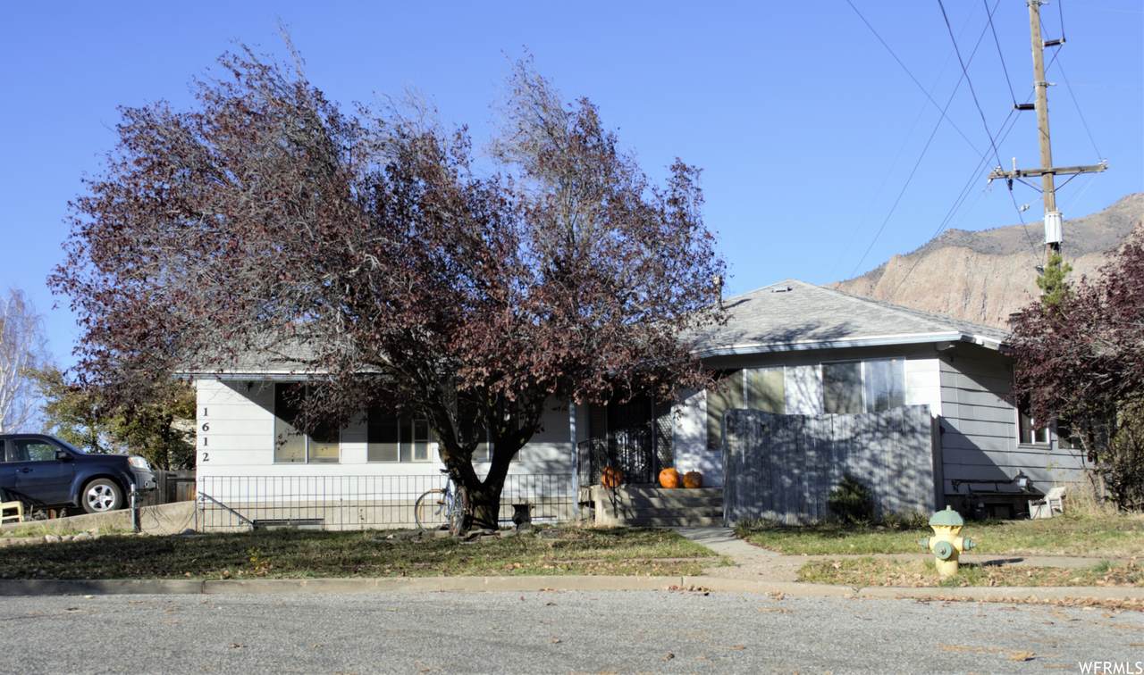1612 Farr Dr - Photo 1