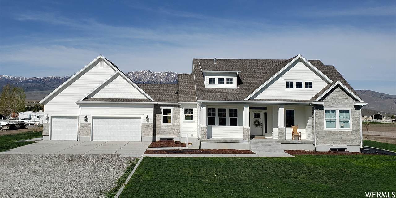 2340 Lincoln Ln - Photo 1