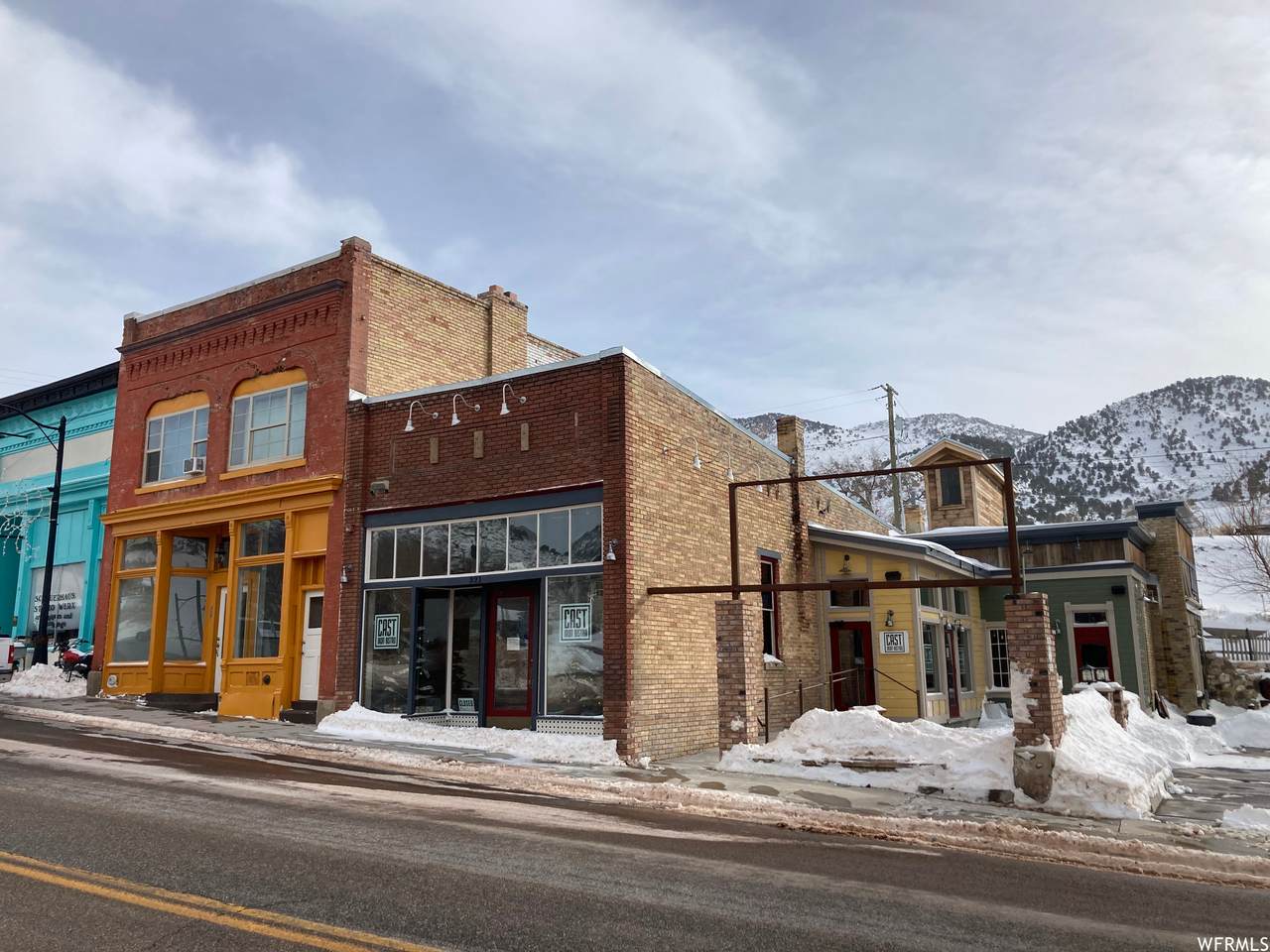 321 Main St - Photo 1