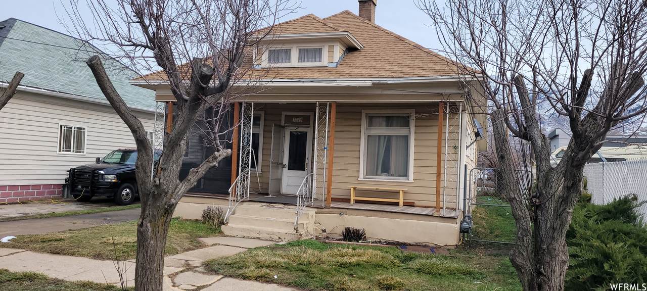3246 Stephens Ave - Photo 1