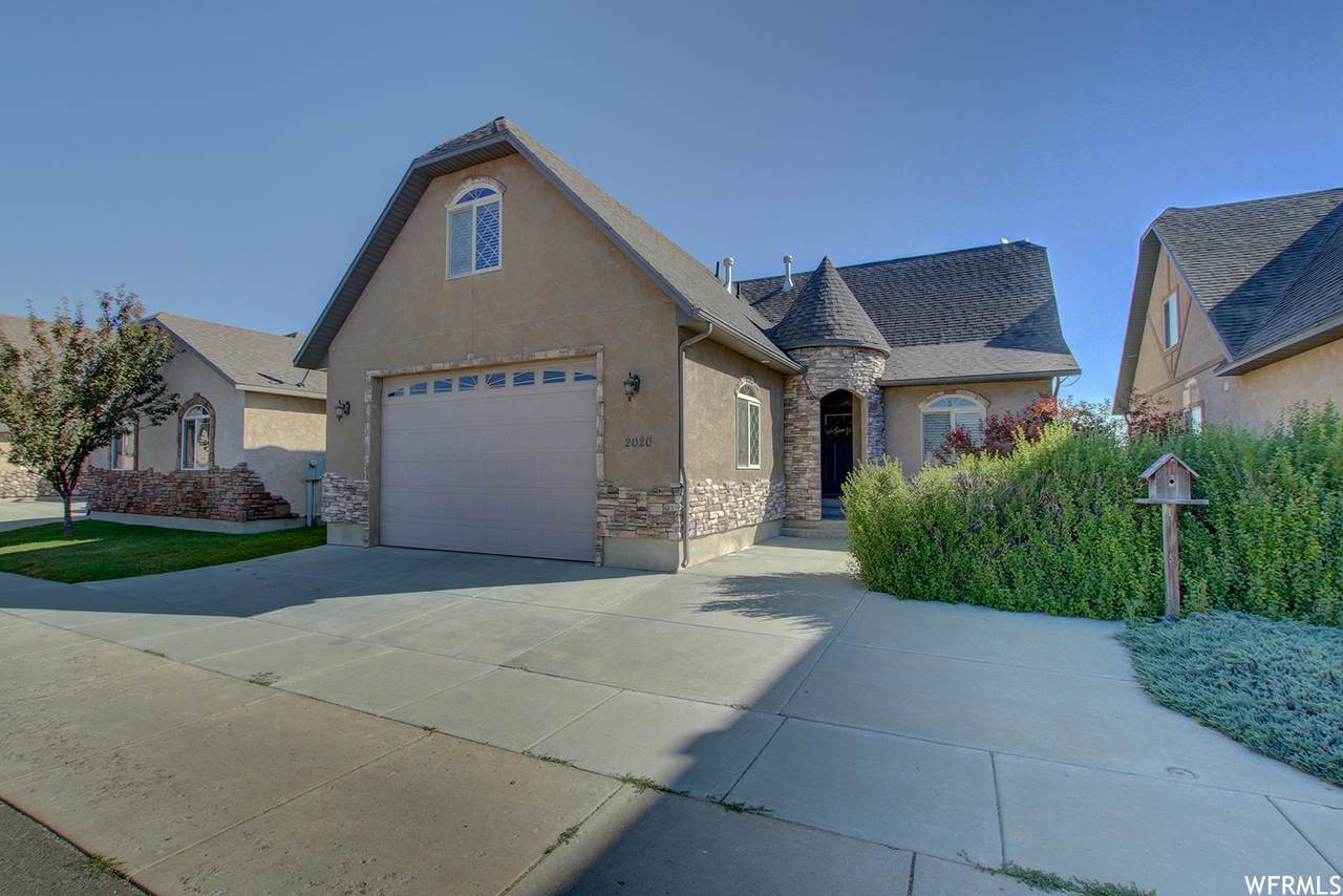 2020 Lake Cottage Dr - Photo 1
