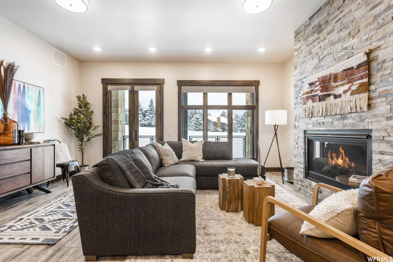 3703 Blackstone Dr - Photo 1