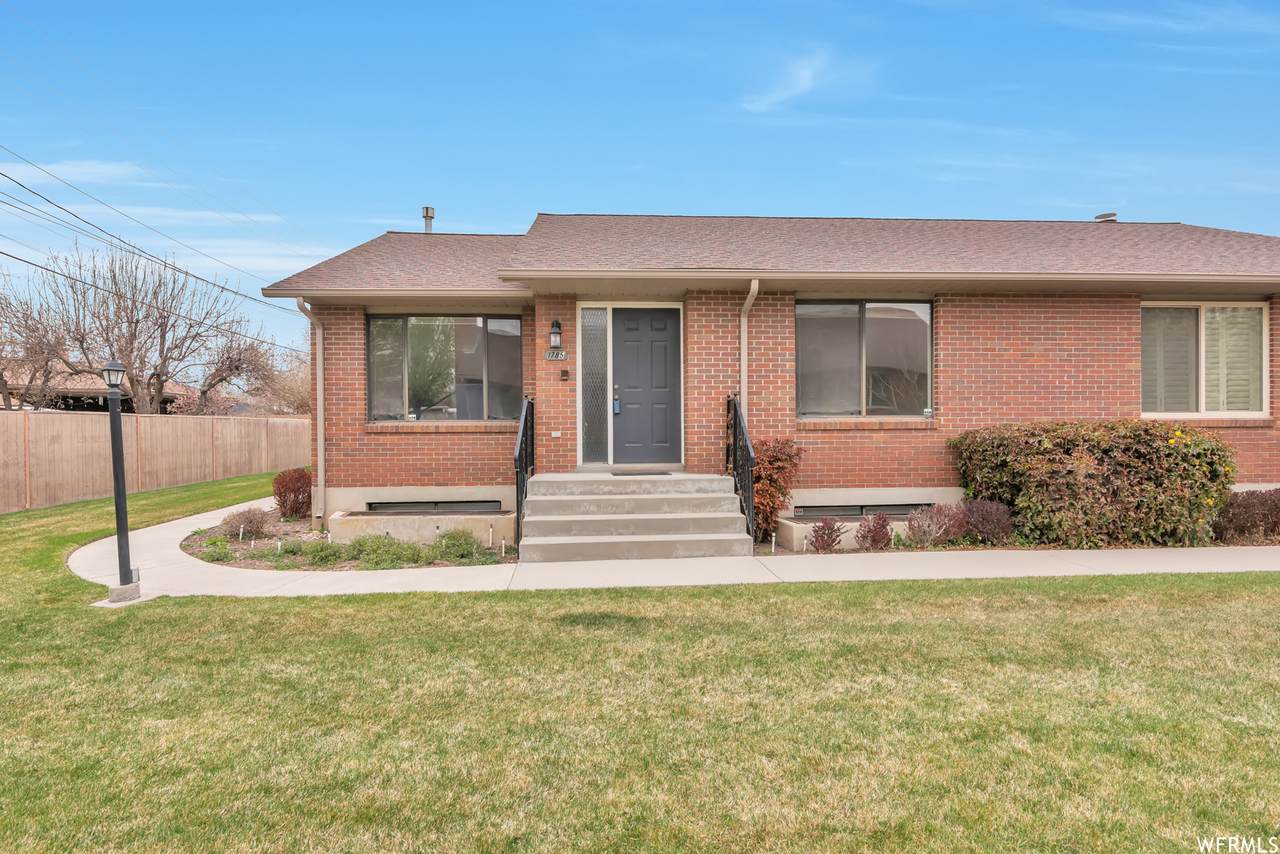 1785 Cobblestone Dr - Photo 1