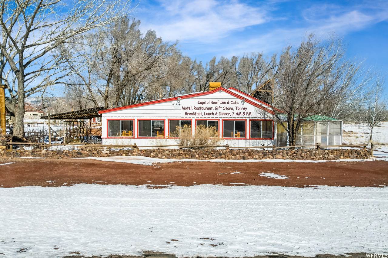 360 Main St - Photo 1