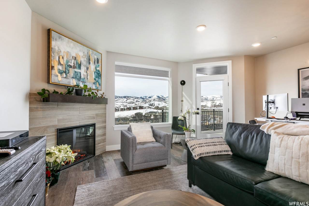 909 Peace Tree Trl - Photo 1