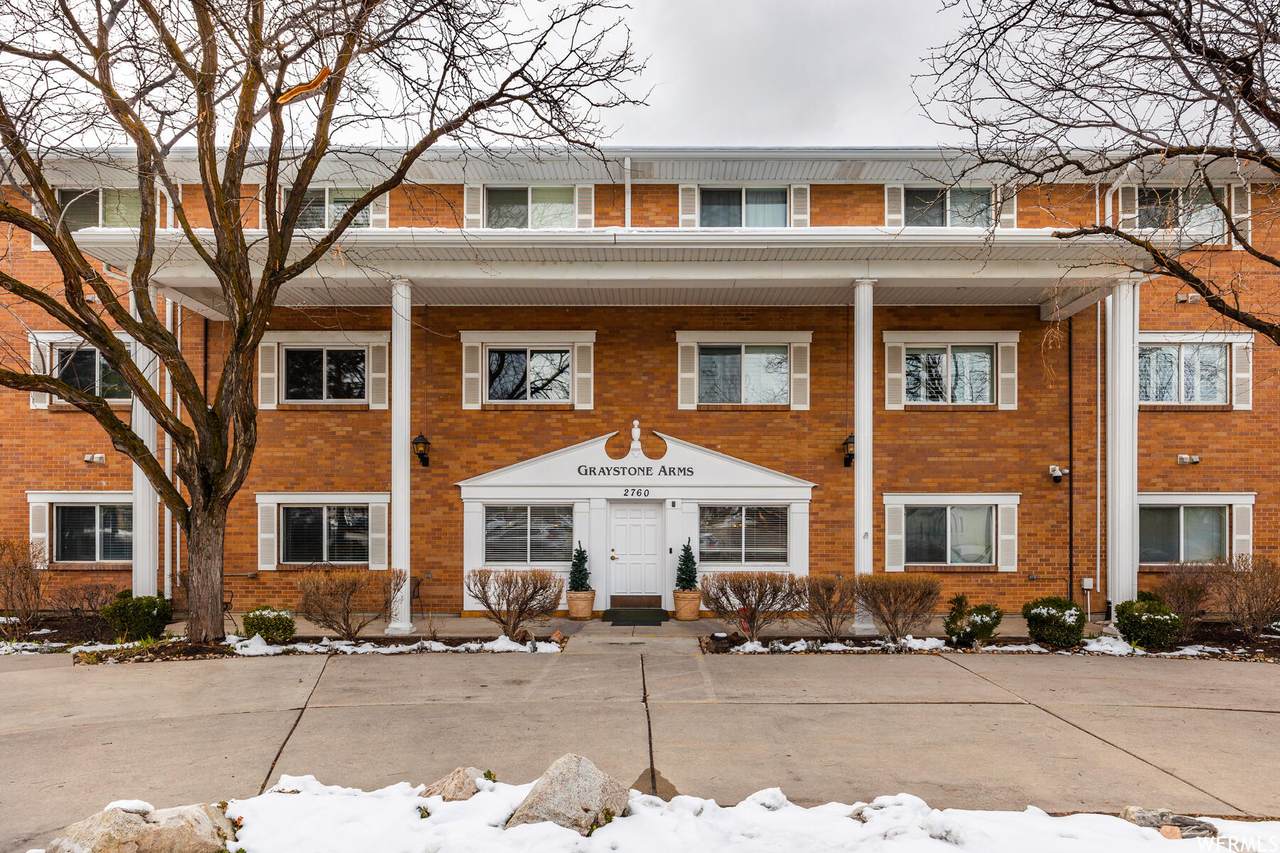 2760 Highland Dr - Photo 1