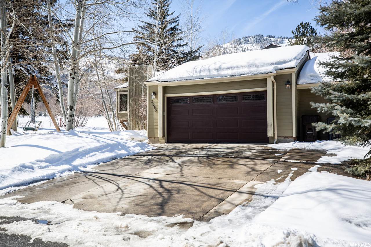 2083 Three Kings Ct - Photo 1