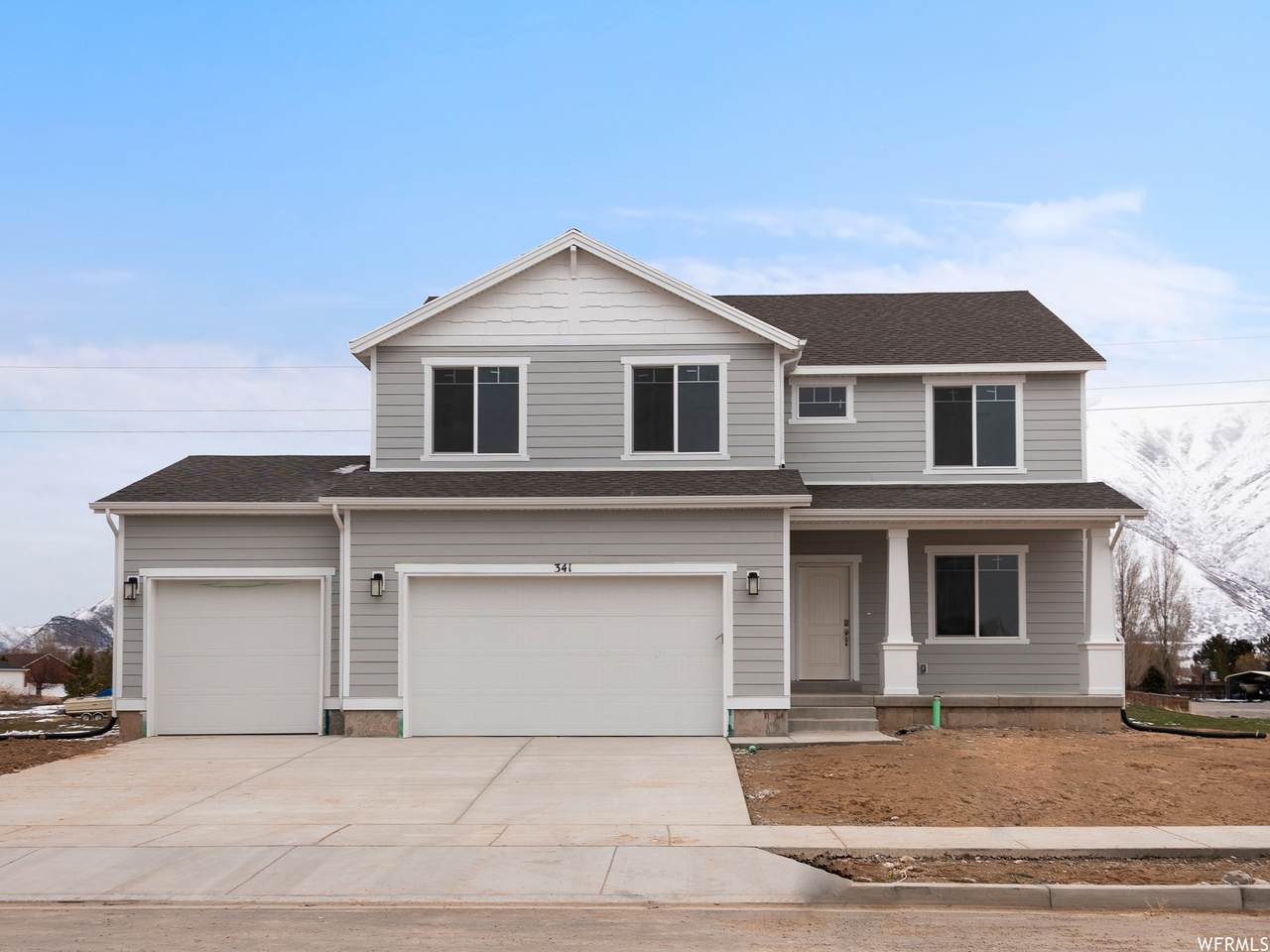 2190 Emerald Ave - Photo 1