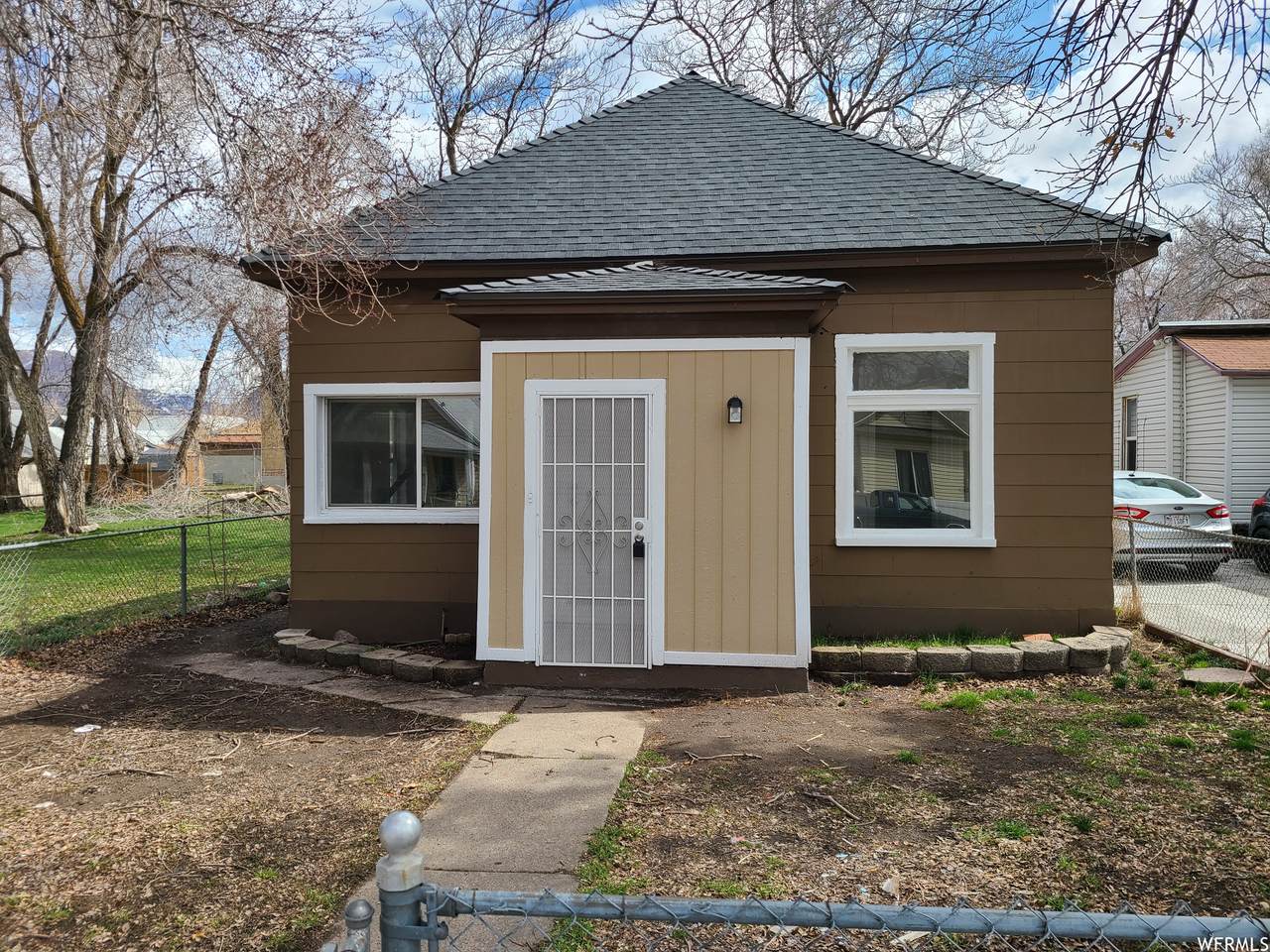 2944 Pingree Ave - Photo 1