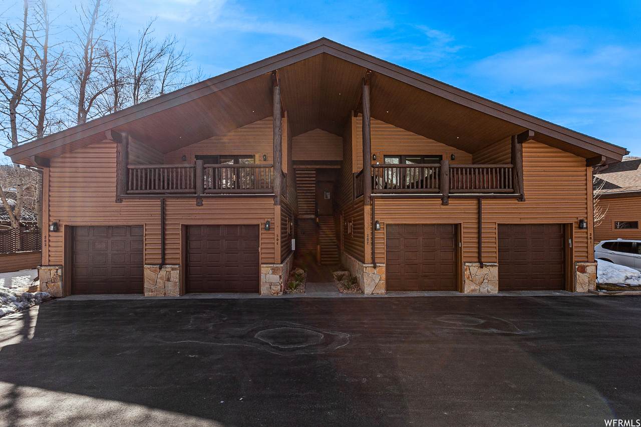 2305 Queen Esther Dr - Photo 1