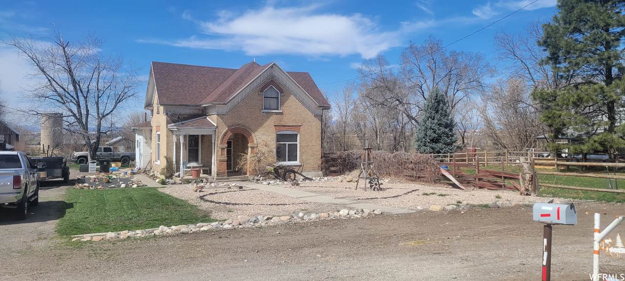 1632 Main St - Photo 1