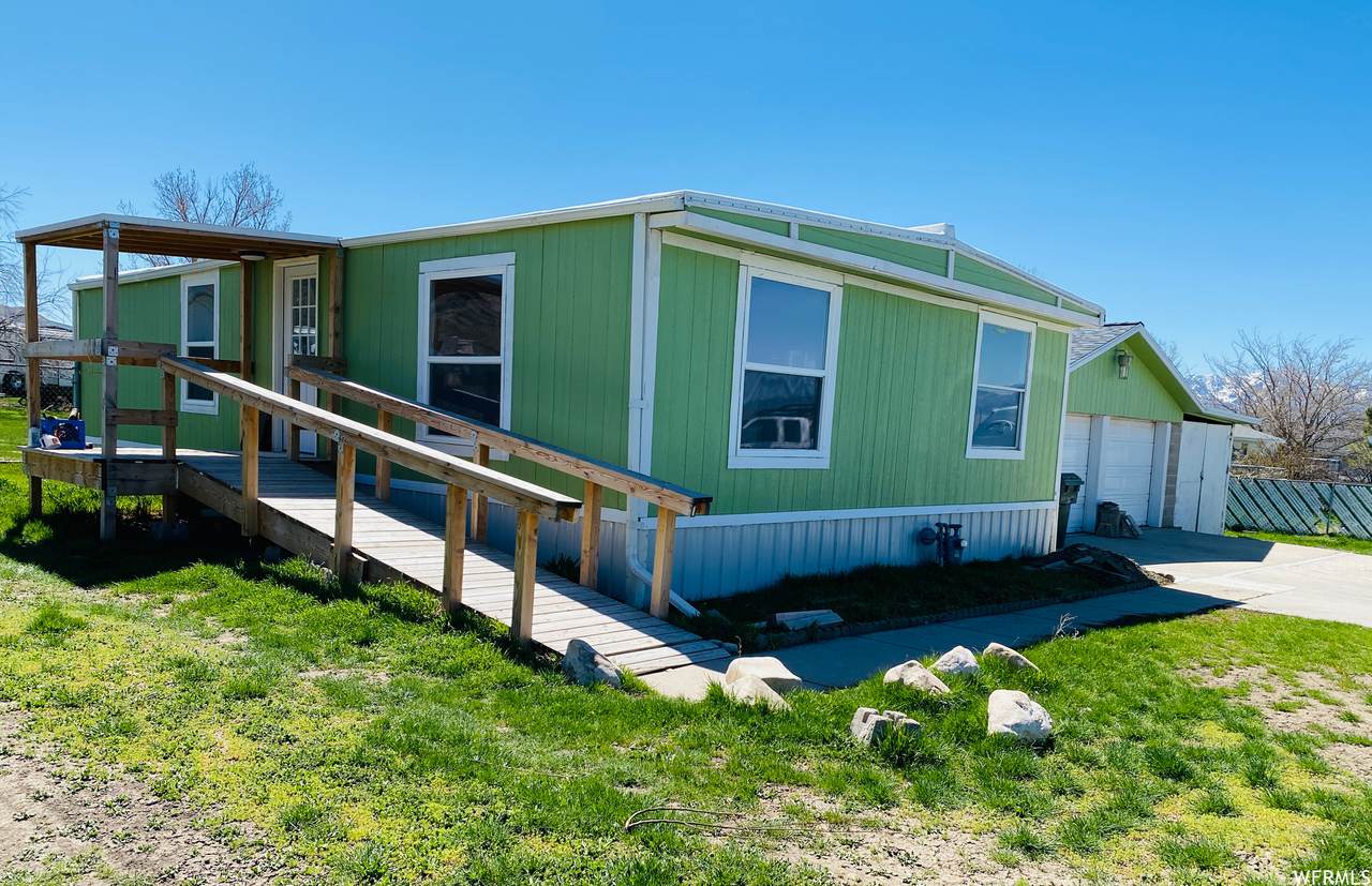729 Marlette Dr - Photo 1