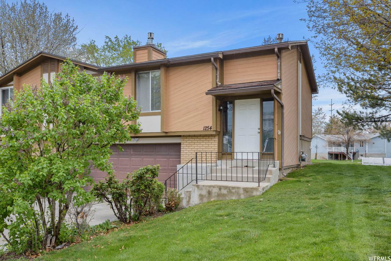 1254 Thames Ct - Photo 1