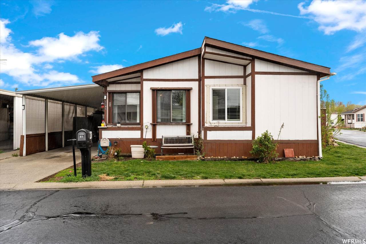 1105 Carmellia Dr - Photo 1