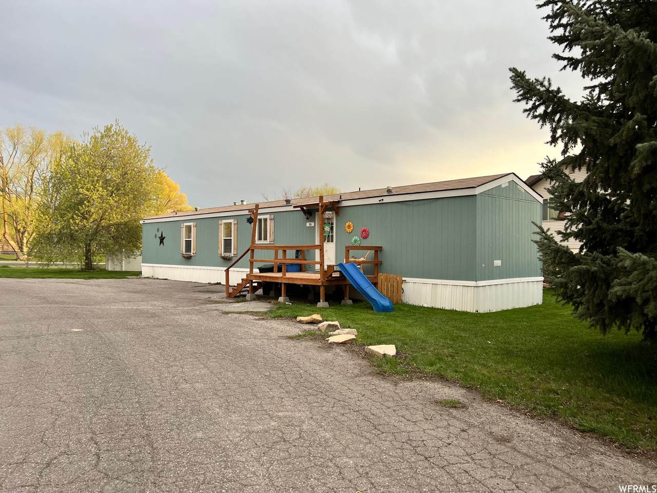 350 800 - Photo 1