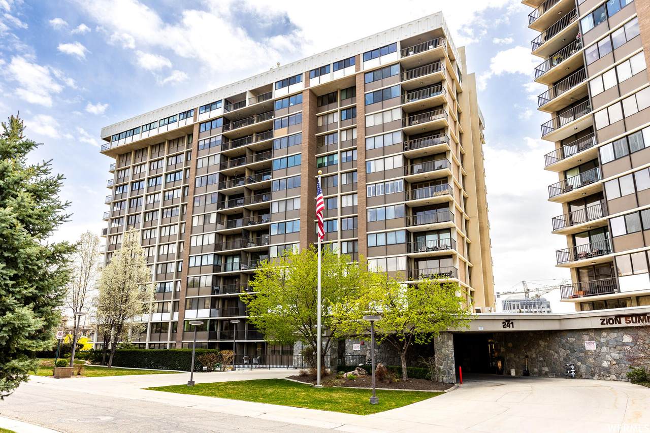 241 Vine St - Photo 1
