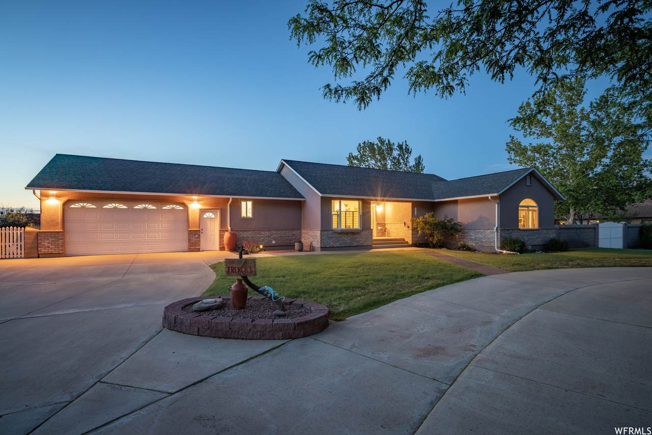 4065 Mountain Ct - Photo 1