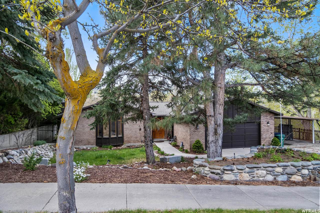 2458 Granite Cir - Photo 1