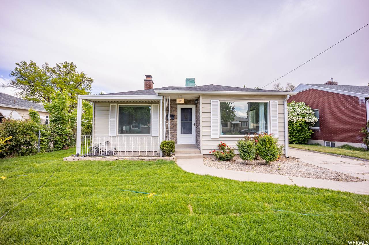 1144 Simondi Ave - Photo 1