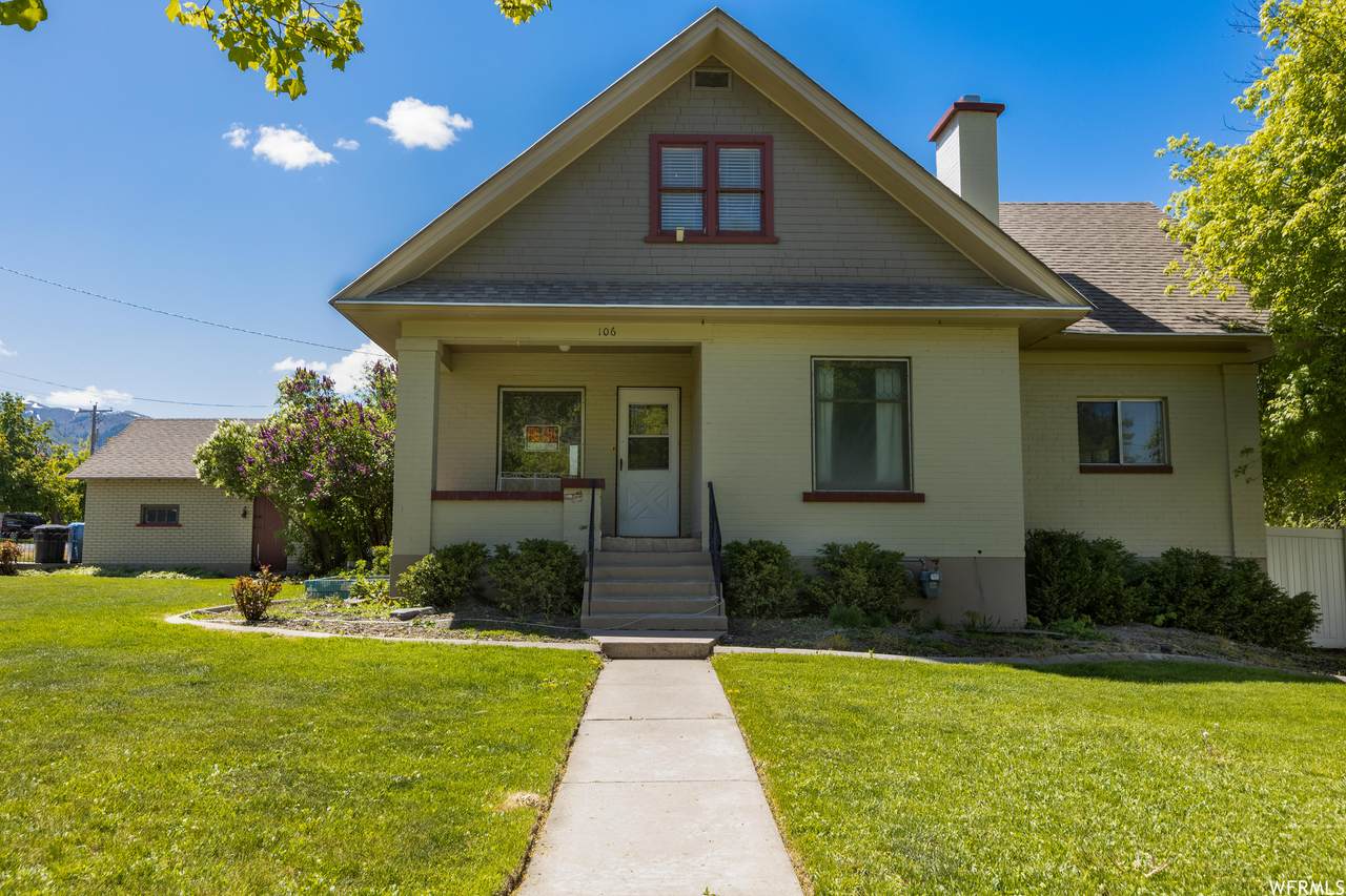 106 Center - Photo 1