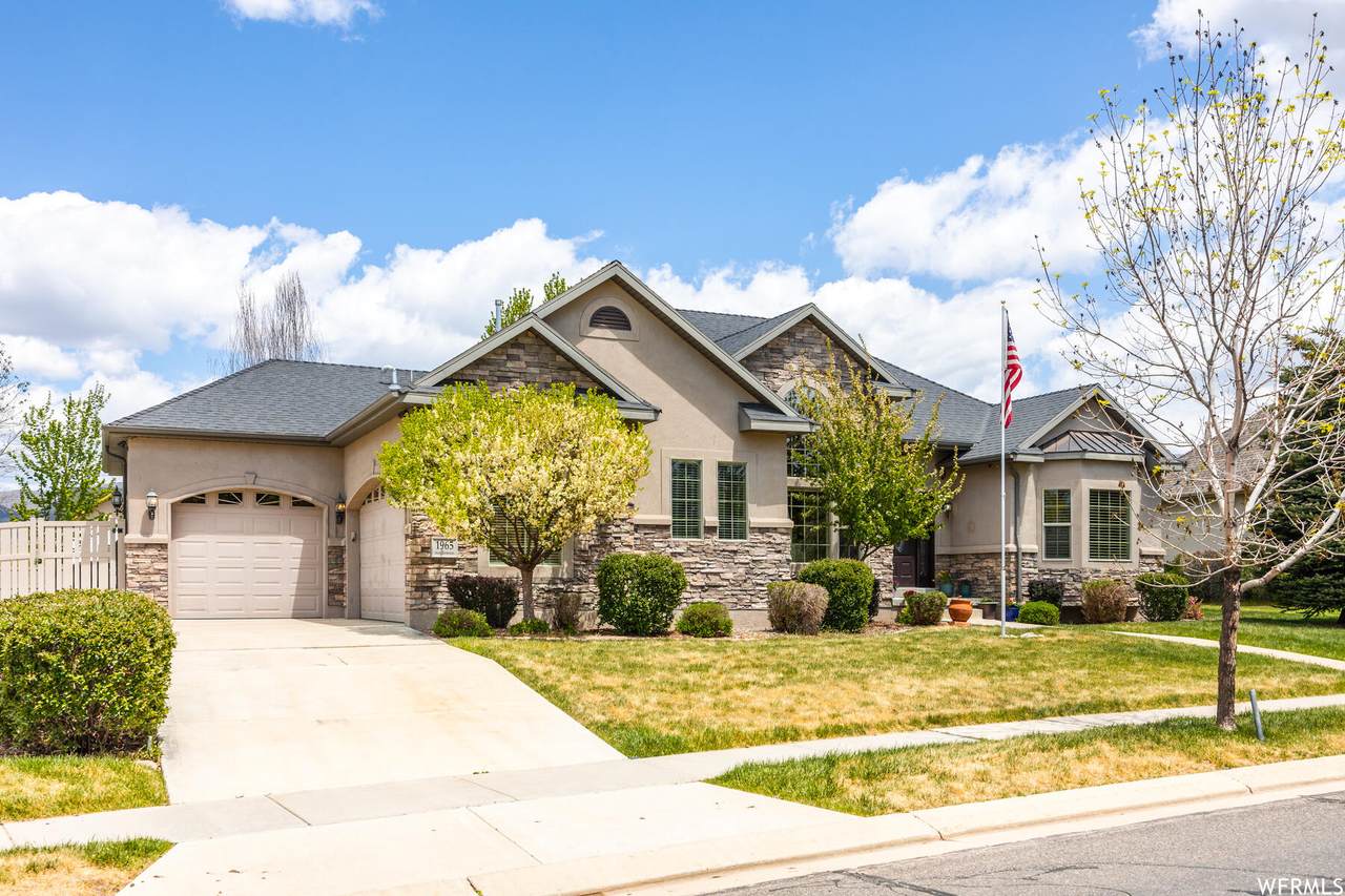 1965 Cobblestone Dr - Photo 1