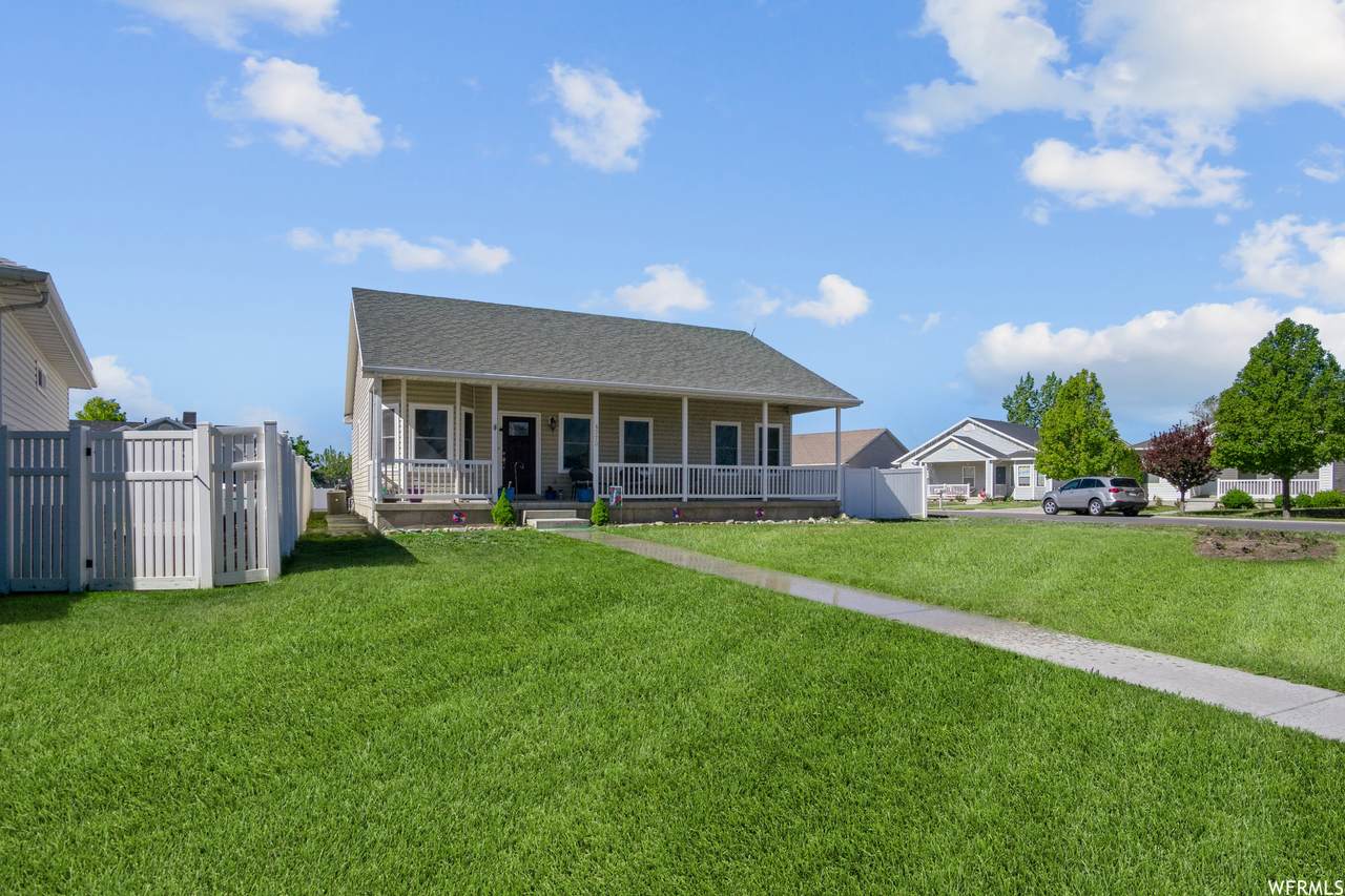 1770 Cedar St - Photo 1