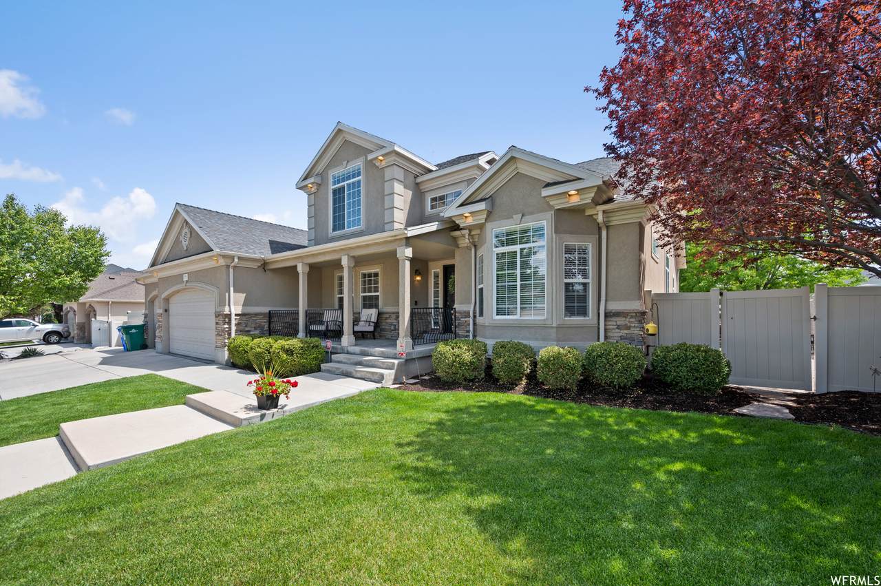 2773 Sanborn Dr - Photo 1